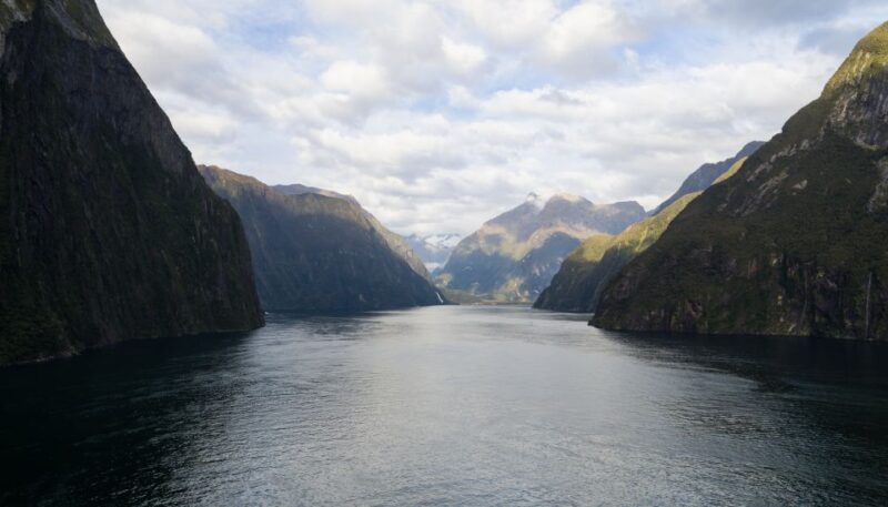 Te Anau: Full-Day National Park Tour With Cruise and Lunch - Participant Information