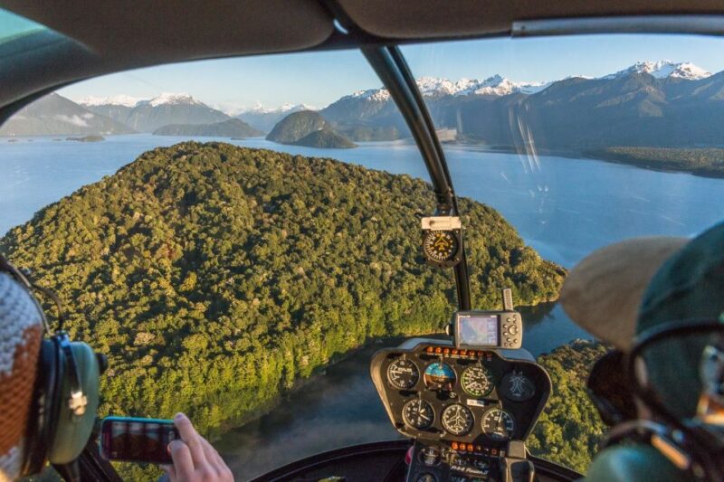 Te Anau: Milford, Dusky, and Doubtful Helicopter Flight - Flight Experience
