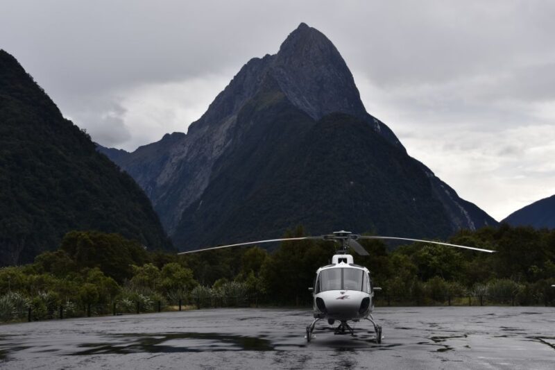 Te Anau: Milford Sound Scenic Flight With Lakeside Landing - Key Points
