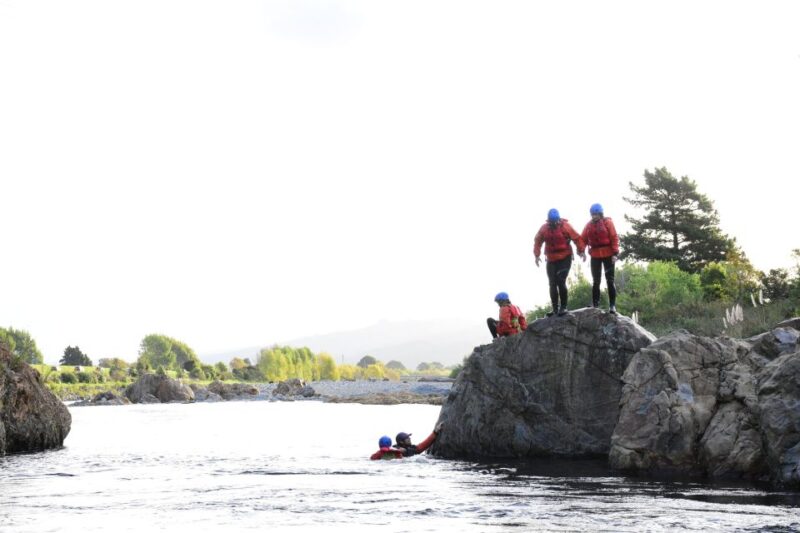 Te Awa Kairangi Grade 2 Scenic Rafting Tour - Key Points