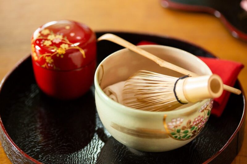 Tea Ceremony Experience With Simple Kimono in Okinawa - Donning the Elegant Simple Kimono
