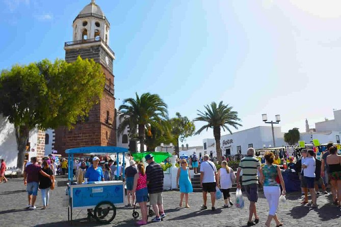 Teguise Market and La Graciosa Island Tour - General Information and Accessibility