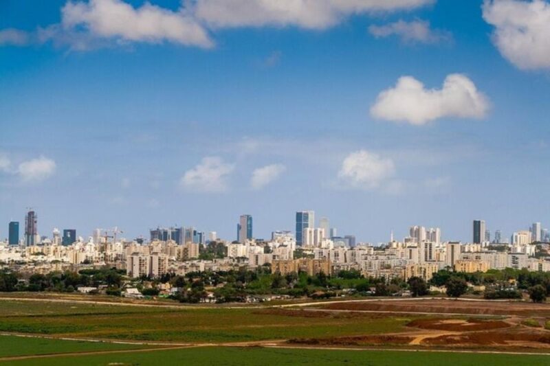 Tel Aviv : Must-See Attractions Private Walking Tour - Meeting Point