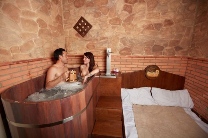Tenerife: Beer Spa Experience With Tastings and Snacks - Inclusions of the Experience