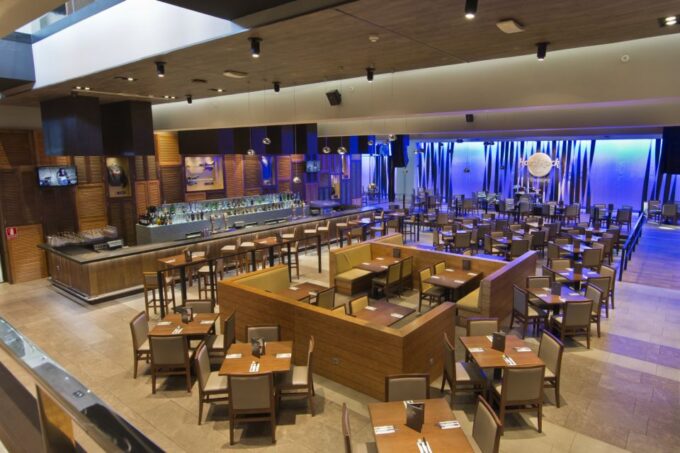 Tenerife: Hard Rock Cafe Set Menu Lunch or Dinner & Drink - Unique Ambiance and Entertainment