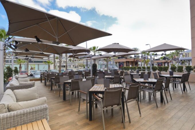 Tenerife: Hard Rock Cafe Set Menu Lunch or Dinner & Drink - Merchandise and Kids Menu
