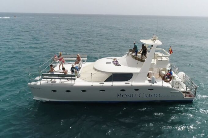 Tenerife: Marine-Life Tour With Transfer, Buffet and Drinks - Buffet Lunch and Drinks