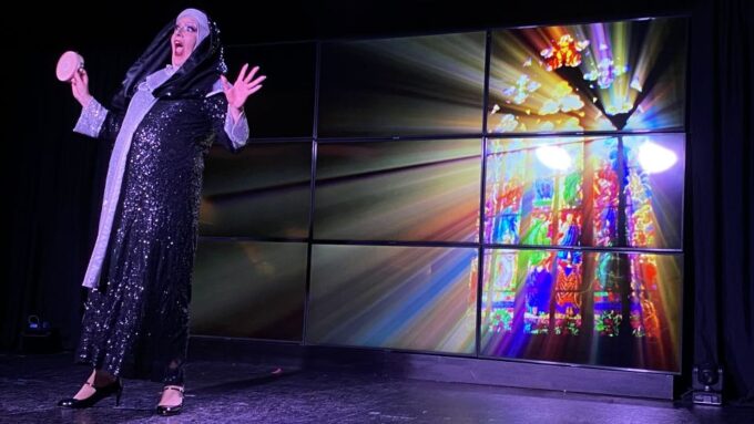 Tenerife: Music Hall Tavern Comedy Drag Show Ticket & Dinner - Transportation Recommendations