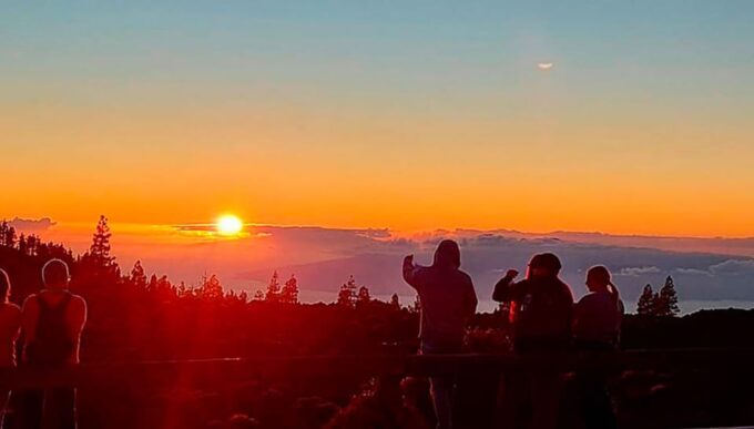 Tenerife: Sunset Night Tour and Stargazing at Teide + Dinner - Astronomy Insights