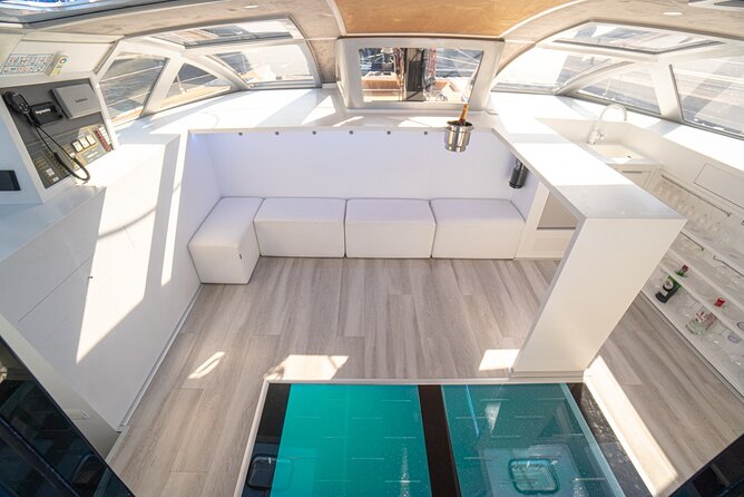 Tenerife Whales and Dolphins Watching Experience in Catamaran - Catering and Amenities Onboard