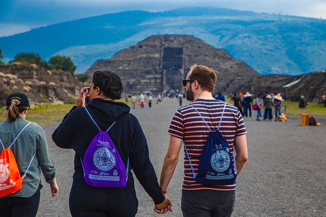Teotihuacan and Basilica of Guadalupe Tour in Spanish - Visiting the Basilica of Guadalupe
