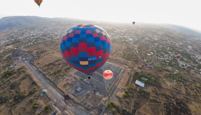 TEOTIHUACAN BALLOON FLIGHT, BREAKFAST IN CAVE AND PICK UP - Balloon Flight Experience