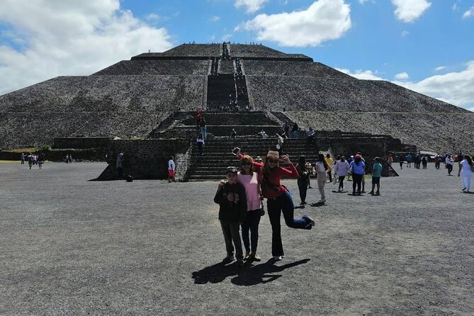 Teotihuacan + Guadalupe Shrine + Tlatelolco + Tequila Free. Full Day. - Tequila Tasting