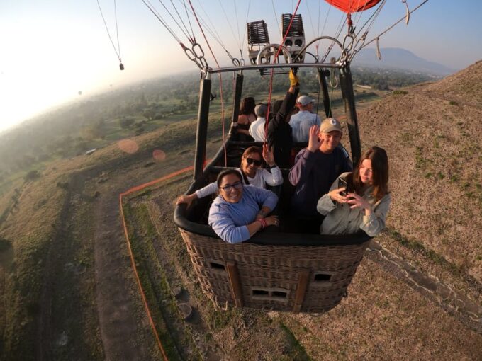 Teotihuacan: Hot Air Balloon Flight With Incredible Views From Above - Delectable Breakfast Buffet