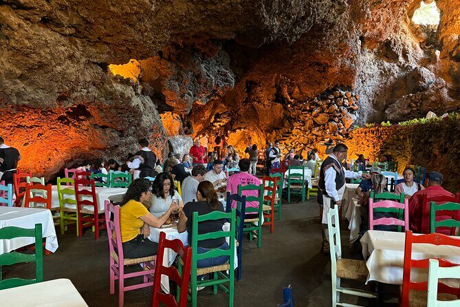 Teotihuacan Pyramids and La Gruta Restaurant - Key Points