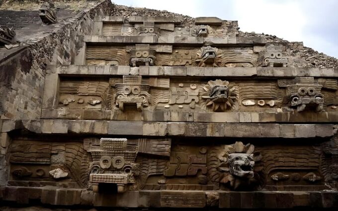 Teotihuacan Pyramids: Private Tour With Round Trip Transport - Cancellation and Booking