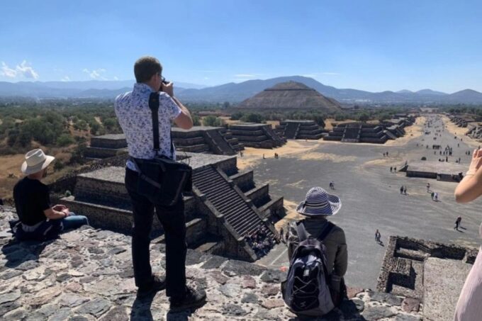 Teotihuacan Tour: Stunning Pyramids Around Mexico City - Exploring Teotihuacan Pyramids