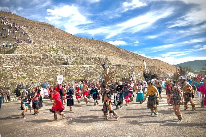 Teotihuacan With a Local - Pyramid Climb Experience
