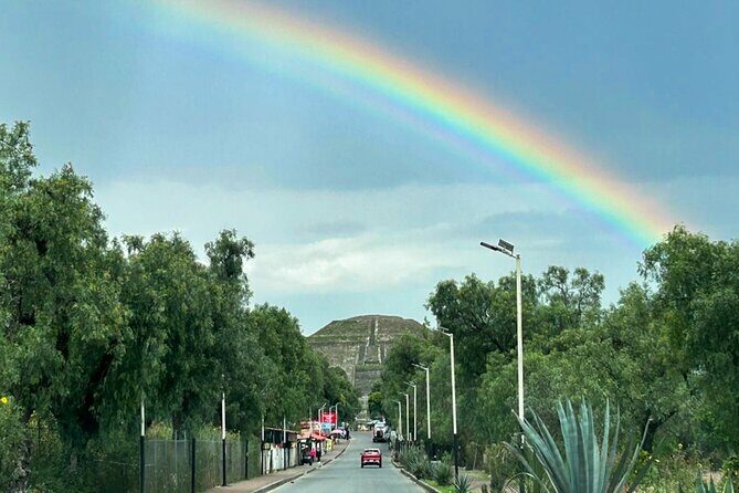 Teotihuacan without obligatory stops. No shops or restaurants. - FAQs