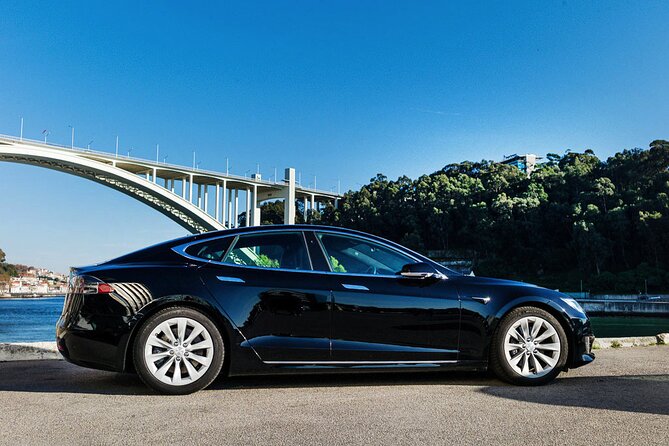 Tesla S Luxury Executive Porto Airport Transfer - Vehicle Features