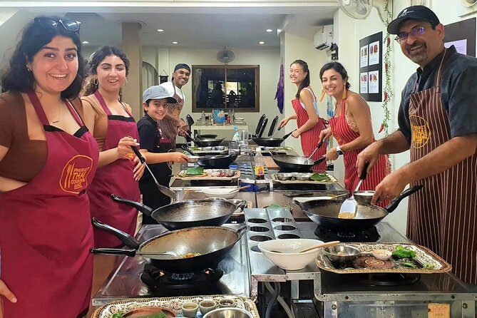 Thai Cooking Class in Phuket - Class Size and Accessibility