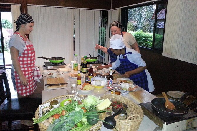 Thai Cooking Class With Local Market Tour in Koh Samui - Booking and Cancellation Policy