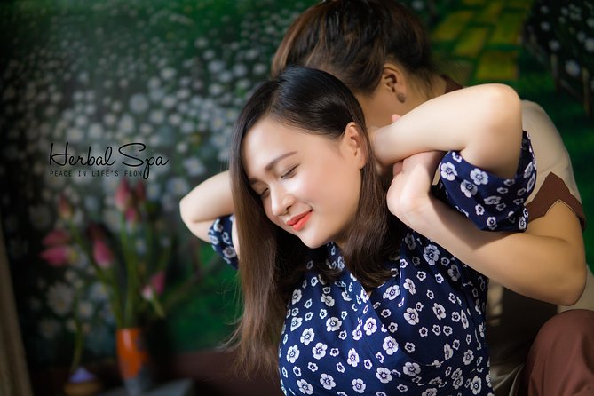Thailand Style Traditional Massage - Relaxing Spa Ambiance