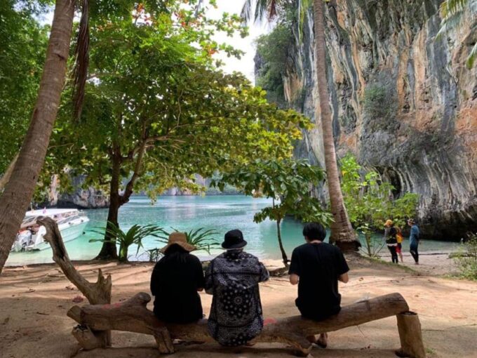 Thailands Must-See: Krabi Hong Island Speedboat Escape - Frequently Asked Questions