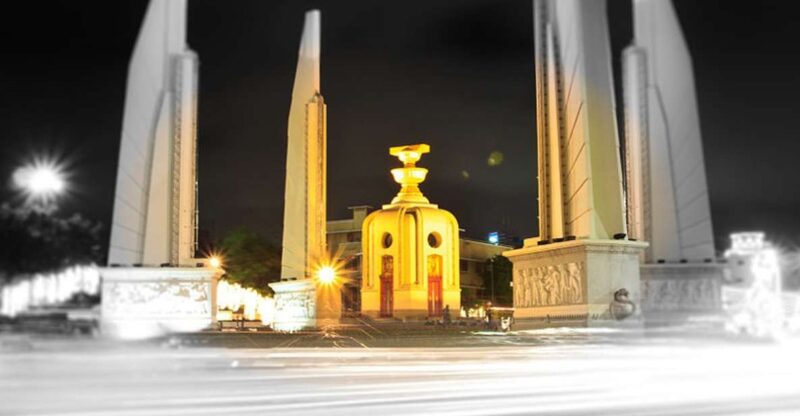 Thailands Road to Democracy: A Self-Guided Audio Tour - Key Points