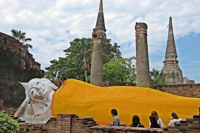 Thailands Tour: Kanchanaburi, River Kwai, Markets, Lopburi, Ayutthaya - 3 Days - Erawan National Park
