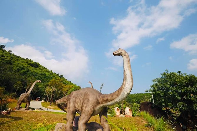 Than Tai Hot Spring Park Daily Ingroup Tour - What to Expect on the Tour