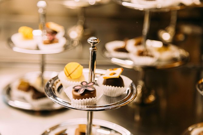 The 10 Tastings of Bruges With Locals: Private Food Tour - Sustainable Carbon Neutral Experience