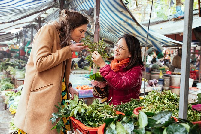 The 10 Tastings of Hanoi With Locals: Private Street Food Tour - Private Guided Experience