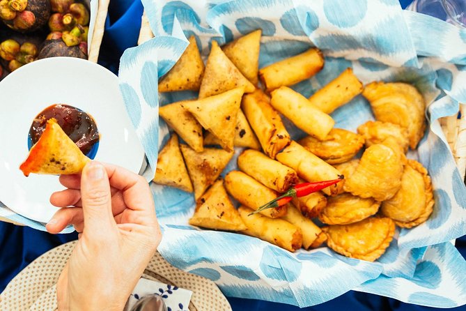 The 10 Tastings of Kuala Lumpur With Locals: Private Street Food Tour - Meeting Point and Route
