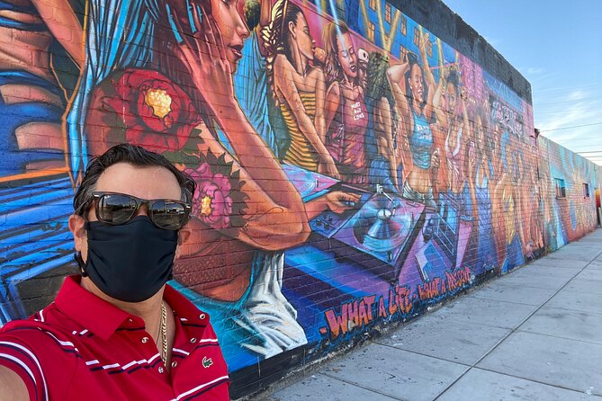 The 18b Arts District Walking Tour in Las Vegas - Included Amenities and Accessibility