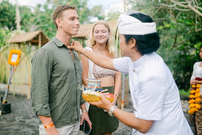 The Balinesia Lu'au - A Kampung Bali Experience & VIP Dinner Show - Entertainment