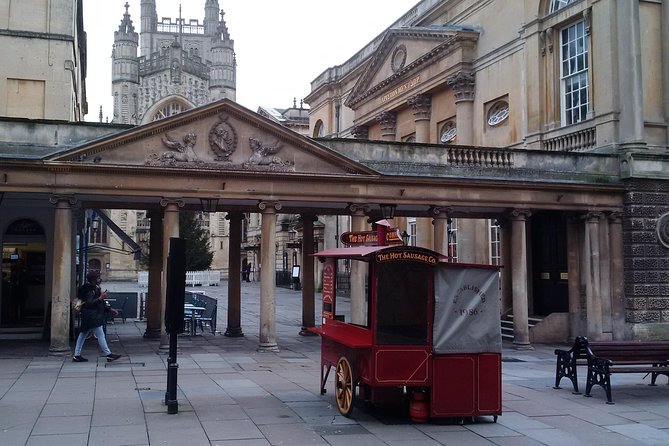 The Bath History And BEATLES MEMORY Tour - Taking in the Royal Crescent