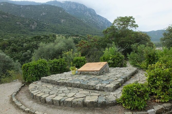 The Battle of the 300 in Thermopylae 8h Tour - Visiting the Thermopylae Battlefields