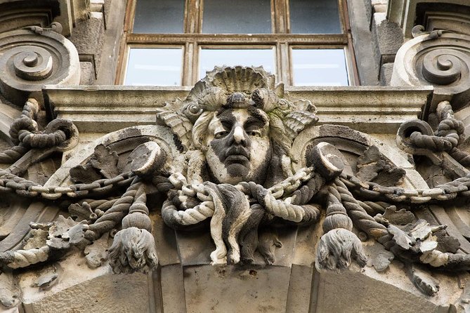 The Beginners Guide to Budapest - Private City Tour With Cake & Coffee - Weather and Transportation