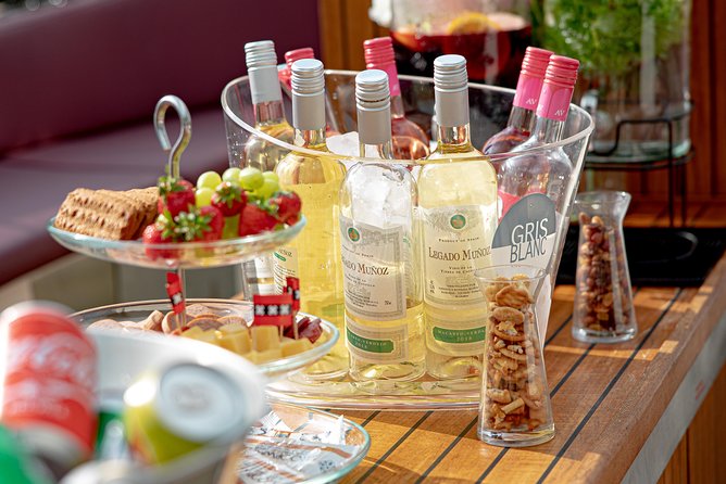 The Best Boat Trip Through the Amsterdam Canals - Accessibility and Transportation Details