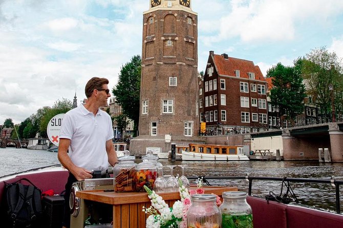 The Best Boat Trip Through the Amsterdam Canals - Traveler Capacity and Group Size