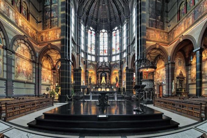 The Best Churches in Amsterdam Private Guided Tour - Language Options