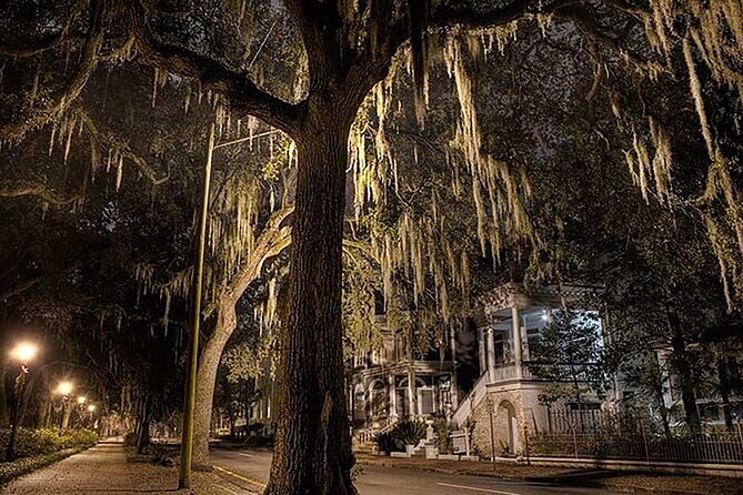 The Best Ghost Tour in Charleston - Ghostly Encounters at Washington Square