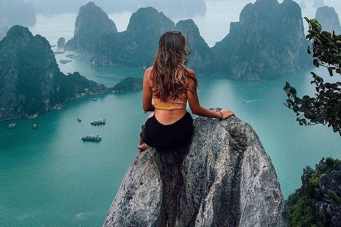 The Best Halong Bay Tours, Junk Boats & Activities 1 Day - Tour Operator and Booking