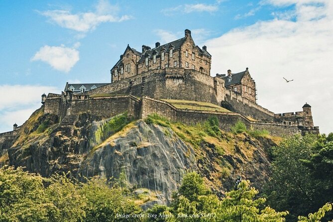The Best of Edinburgh: Private Walking Tour With Edinburgh Castle - Tailor-Made for Individual Needs