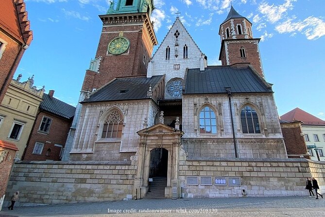 The Best of Krakow: Private Tour of the Old Town and Wawel Castle - Booking and Accessibility Details
