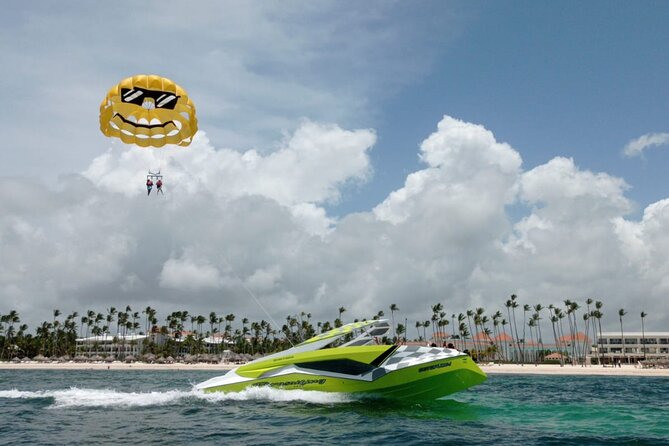 The Best of Parasailing With Pick-Up in Uvero Alto - Accessibility and Participant Suitability