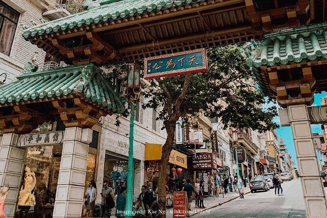 The Best of San Francisco: Private Half-Day Walking Tour - Exploring Nob Hills Grandeur