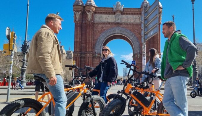 The BEST Unique Guided City Tour Barcelona 2-3h Bike/E-Bike. - Important Information