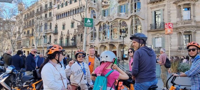 The BEST Unique Guided City Tour Barcelona 2-3h Bike/E-Bike. - Frequently Asked Questions